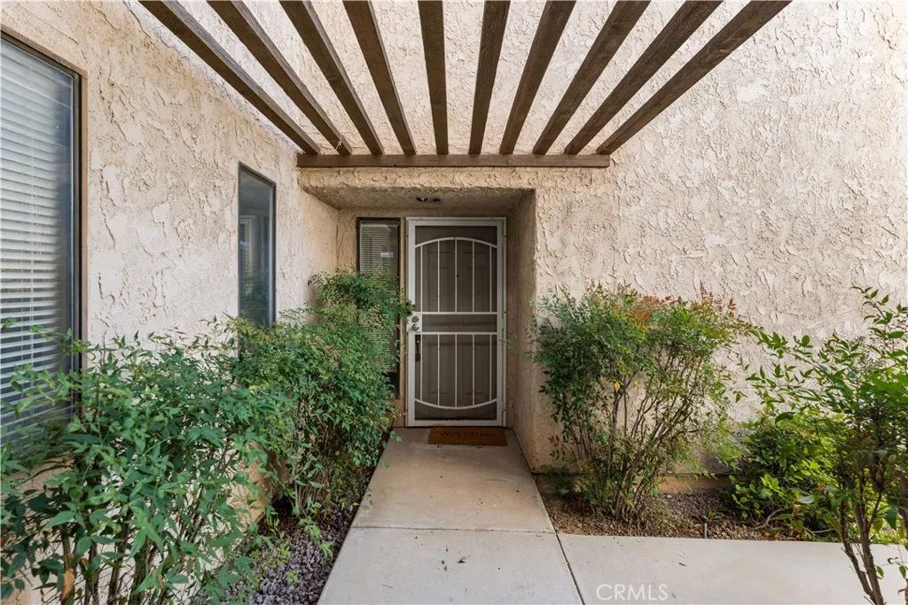 422 W Avenue J5 32, Lancaster, CA 93534