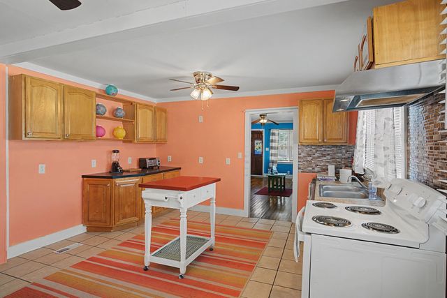 952 N Brown St, N, Springfield, TN 37172