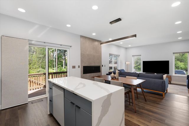 2420 James Street, Ann Arbor, MI 48104