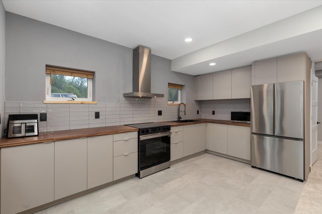 2420 James Street, Ann Arbor, MI 48104