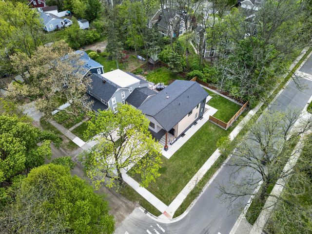 2420 James Street, Ann Arbor, MI 48104