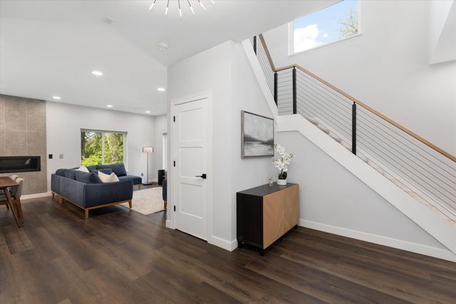 2420 James Street, Ann Arbor, MI 48104