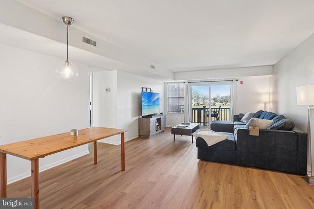 365 INDEPENDENCE DR, Southampton, PA 18966