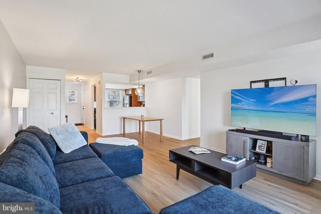 365 INDEPENDENCE DR, Southampton, PA 18966