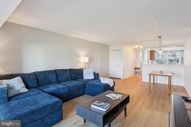 365 INDEPENDENCE DR, Southampton, PA 18966