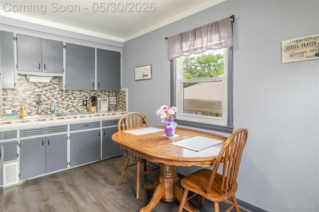 25446 Colgate Street, Dearborn Heights, MI 48125