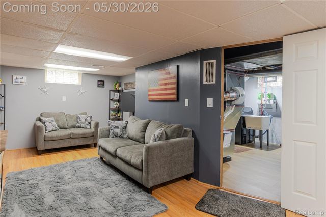 25446 Colgate Street, Dearborn Heights, MI 48125