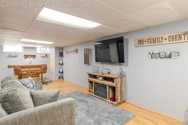 25446 Colgate Street, Dearborn Heights, MI 48125