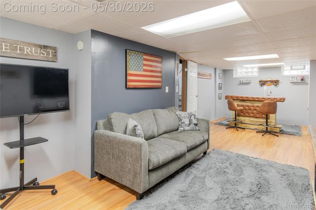 25446 Colgate Street, Dearborn Heights, MI 48125
