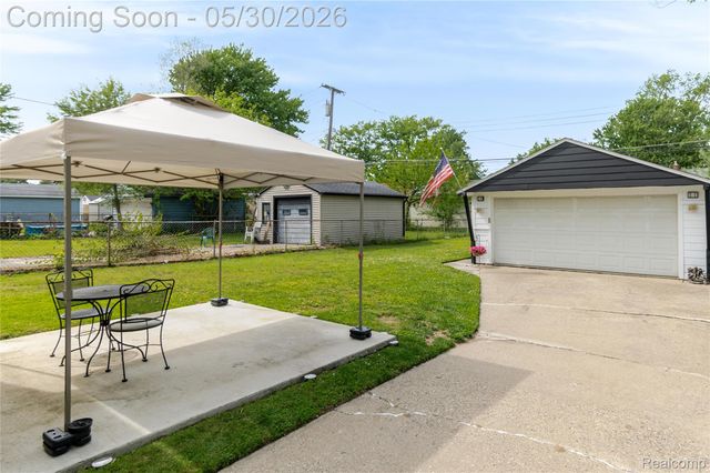 25446 Colgate Street, Dearborn Heights, MI 48125