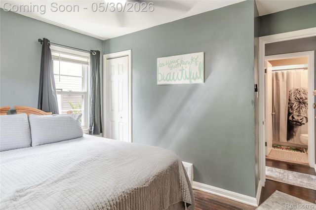 25446 Colgate Street, Dearborn Heights, MI 48125