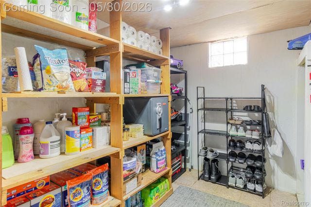 25446 Colgate Street, Dearborn Heights, MI 48125