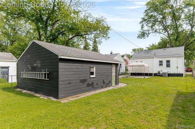 25446 Colgate Street, Dearborn Heights, MI 48125