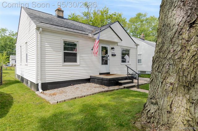 25446 Colgate Street, Dearborn Heights, MI 48125