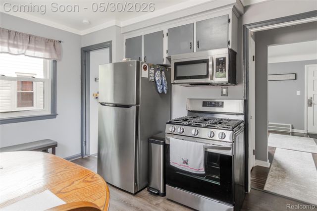 25446 Colgate Street, Dearborn Heights, MI 48125