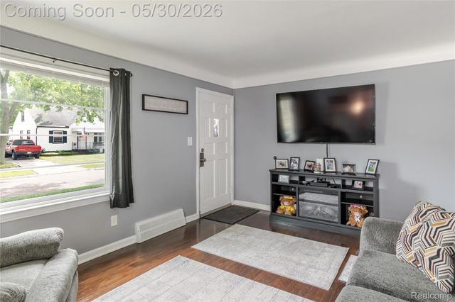 25446 Colgate Street, Dearborn Heights, MI 48125