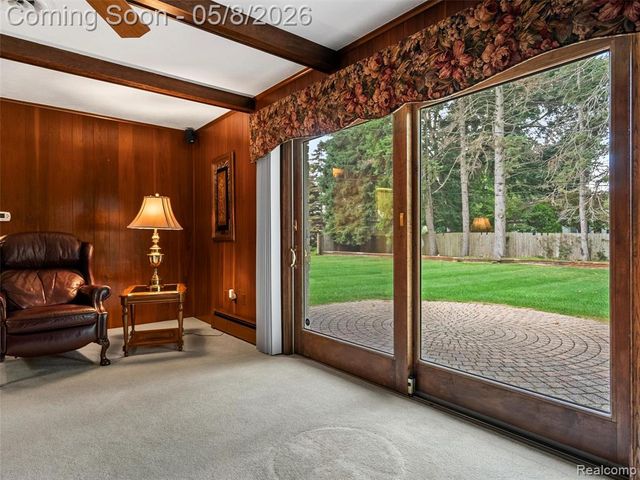 38523 Manchester Street, Clinton Township, MI 48036