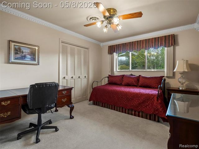 38523 Manchester Street, Clinton Township, MI 48036