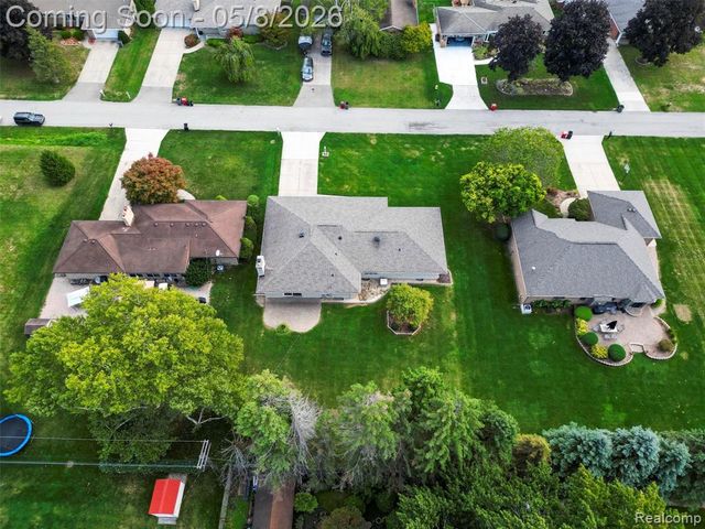 38523 Manchester Street, Clinton Township, MI 48036