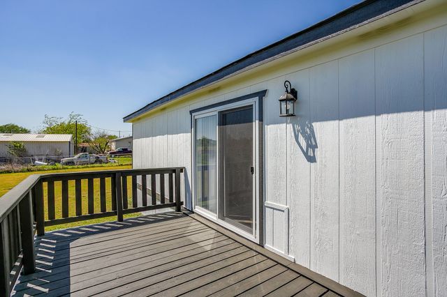 8800 Kelly Lane, Alvarado, TX 76009