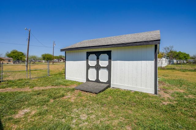 8800 Kelly Lane, Alvarado, TX 76009
