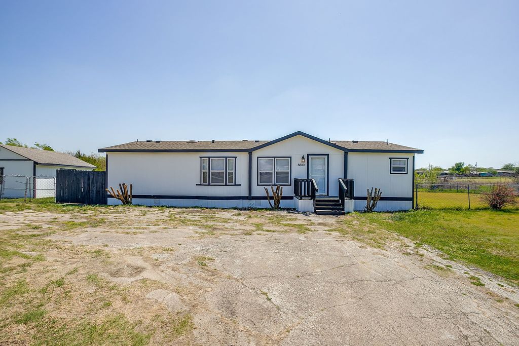 8800 Kelly Lane, Alvarado, TX 76009