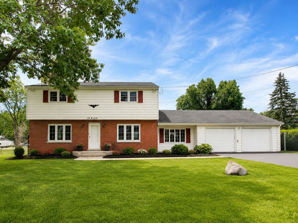 23W019 Sidney Avenue, Glen Ellyn, IL 60137