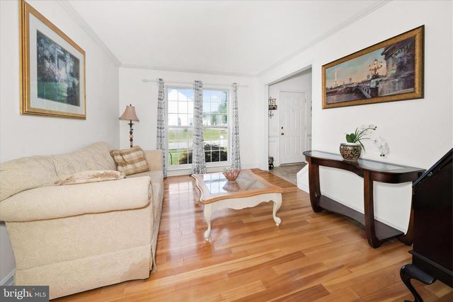 1 WOODLAND RUN DR, Newark, DE 19702