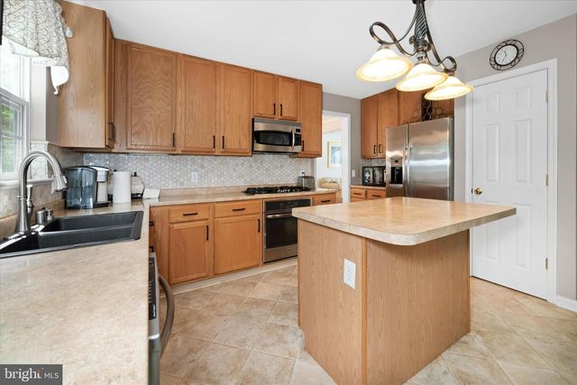 1 WOODLAND RUN DR, Newark, DE 19702
