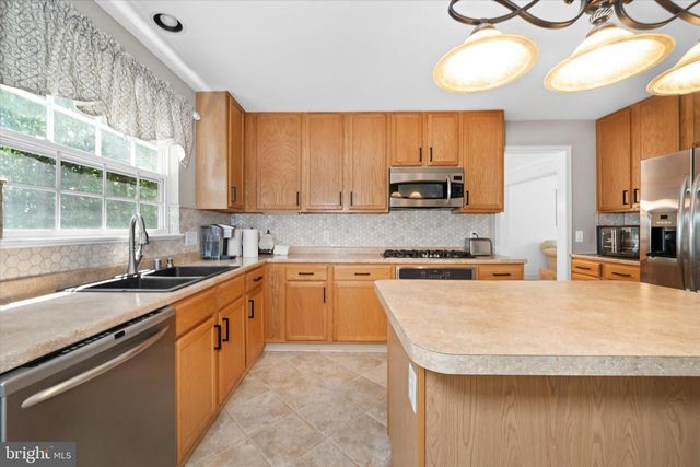1 WOODLAND RUN DR, Newark, DE 19702