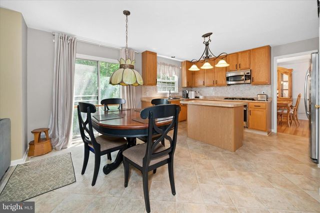 1 WOODLAND RUN DR, Newark, DE 19702