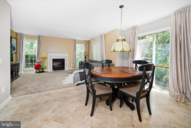 1 WOODLAND RUN DR, Newark, DE 19702