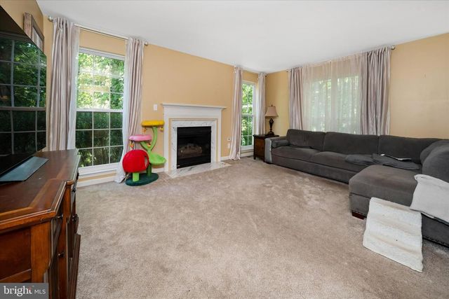 1 WOODLAND RUN DR, Newark, DE 19702