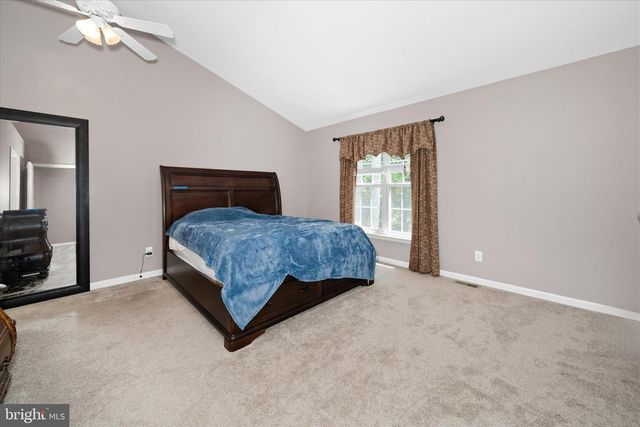 1 WOODLAND RUN DR, Newark, DE 19702