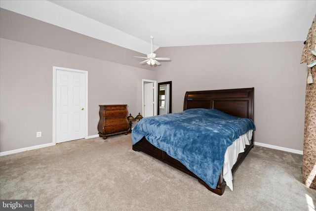 1 WOODLAND RUN DR, Newark, DE 19702