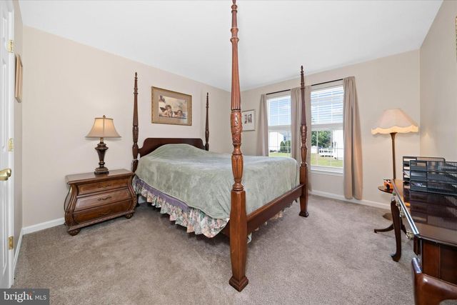 1 WOODLAND RUN DR, Newark, DE 19702