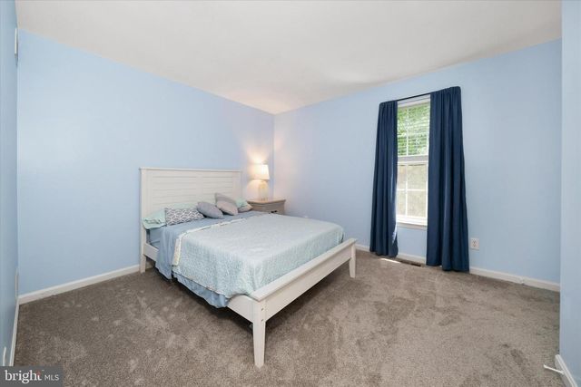 1 WOODLAND RUN DR, Newark, DE 19702