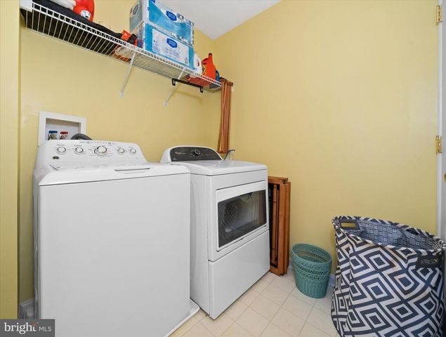 1 WOODLAND RUN DR, Newark, DE 19702