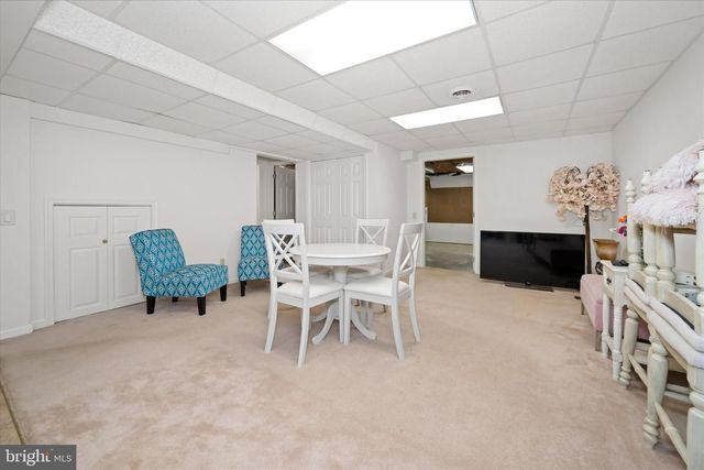 1 WOODLAND RUN DR, Newark, DE 19702