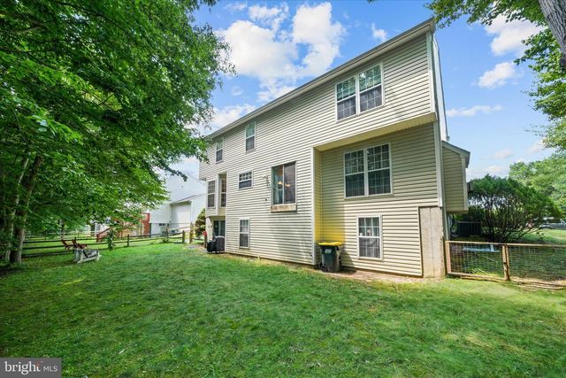 1 WOODLAND RUN DR, Newark, DE 19702
