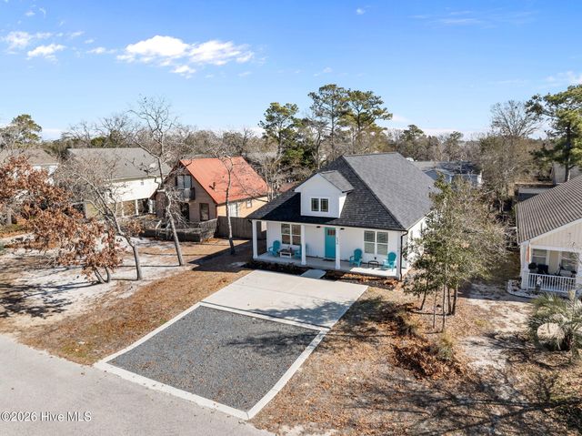 134 NE 5th Street, Oak Island, NC 28465
