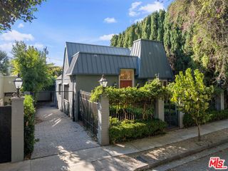 9044 Elevado Street, West Hollywood, CA 90069