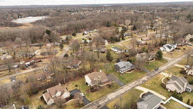 6350 Waldon Woods Drive, Independence Charter Township, MI 48346