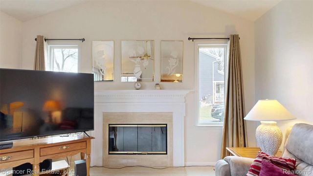 6350 Waldon Woods Drive, Independence Charter Township, MI 48346