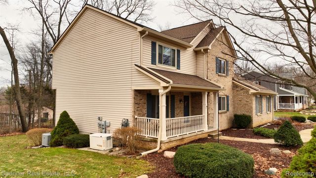 6350 Waldon Woods Drive, Independence Charter Township, MI 48346