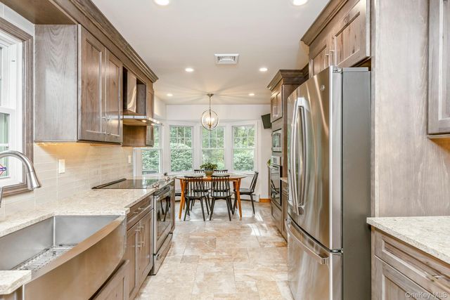 1 Christa Court, Lake Grove, NY 11755