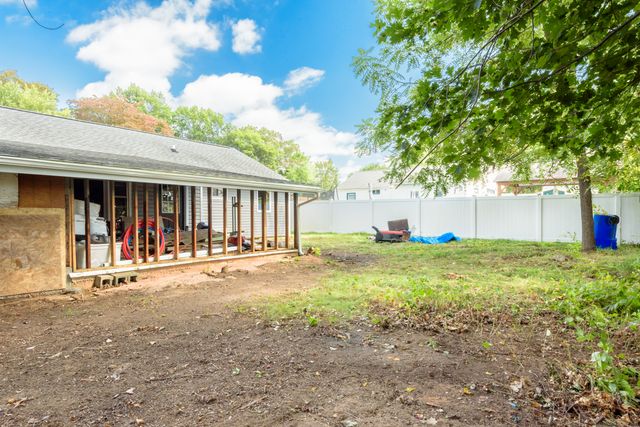 115 Greenwood Street, East Hartford, CT 06118