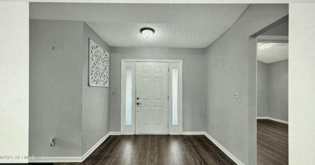 3317 CANCUN Drive E, Jacksonville, FL 32225