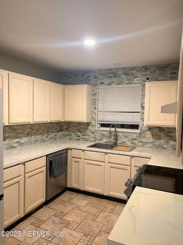 3317 CANCUN Drive E, Jacksonville, FL 32225