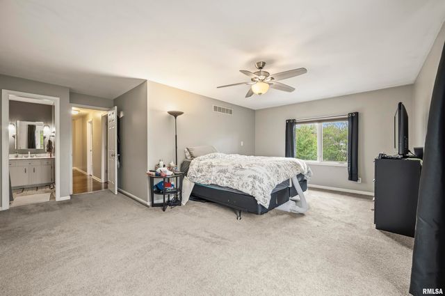 6502 N POST OAK Road, Peoria, IL 61615